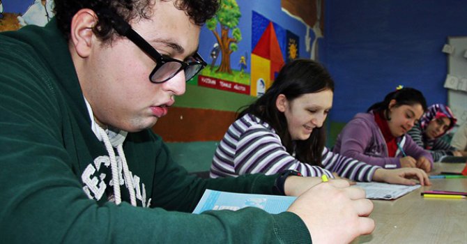 MEB'den engelli öğrenciler için özel eğitim