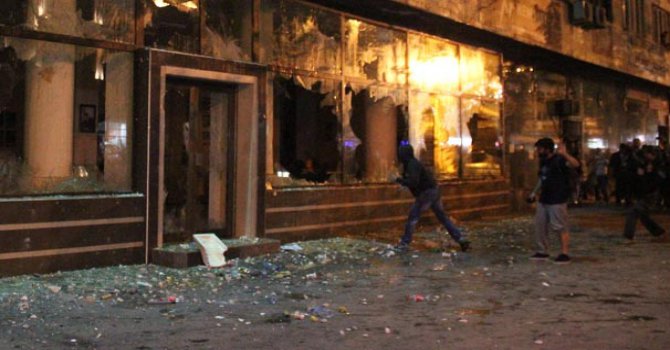 Cumhurbaşkanı'nın ofisini bastılar