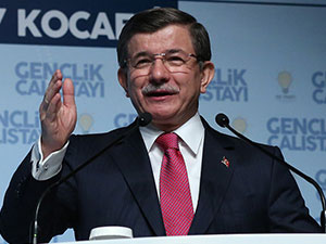 Twitter'ı sallayan #WeLoweDavutoglu kampanyası
