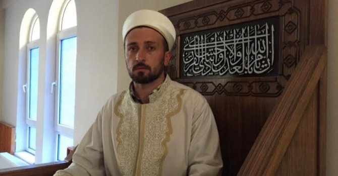 Camide imam, kulüpte başkan