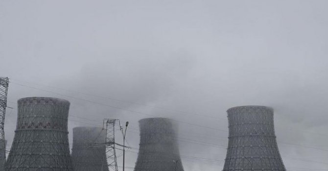 İngiltere nükleer planını erteledi