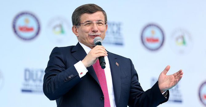 Aşk ve imanla milletin huzurundayız