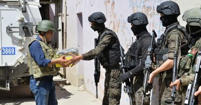 Mehmetçiğin Kur'an-ı Kerim sevgisi