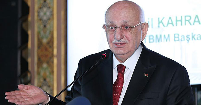 'Başkanımız laikçi anlayışla vuruşa vuruşa bir yerlere geldi'