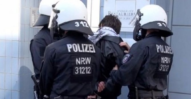 Almanya’da Türk Kadına Irkçı Saldırı