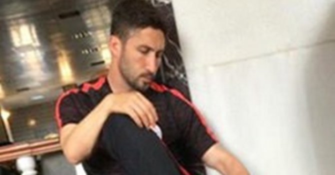 Galatasaray'lı Futbolcu da Cuma Namazını o Camii'de kıldı