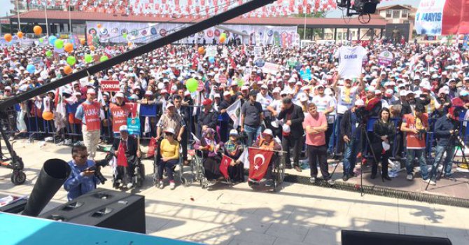 Sakarya'da Kur'an'lı Mehterli 1 Mayıs kutlaması