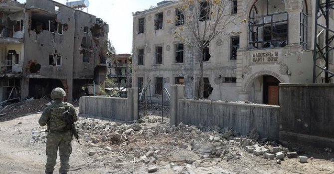 PKK'lı teröristler Darusselam Camii'ni bu hale getirdi