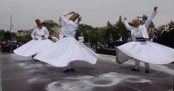Mevlana temsili olarak Karaman’dan Konya’ya uğurlandı