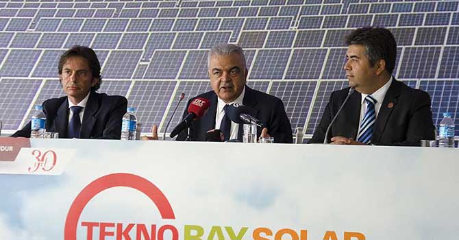 Türkiye'nin en büyük güneş santrali açıldı