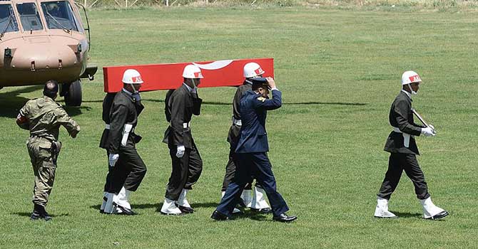 Şehit Uzman Çavuş Aslan son yolculuğuna uğurlandı