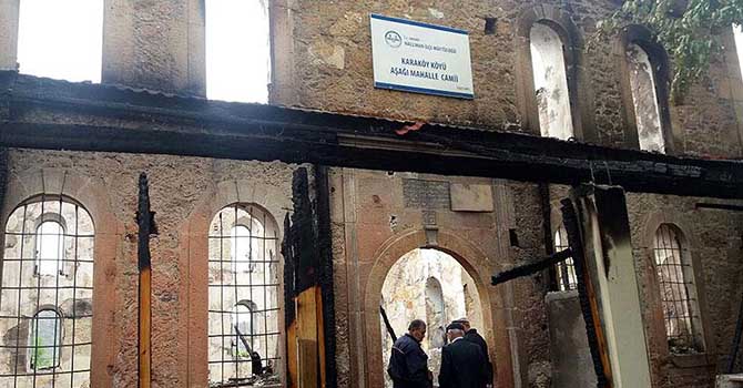 110 yıllık tarihi cami kullanılamaz hale geldi