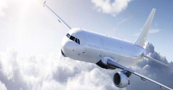 Öğrencilerin uçak biletlerini alan üniversite