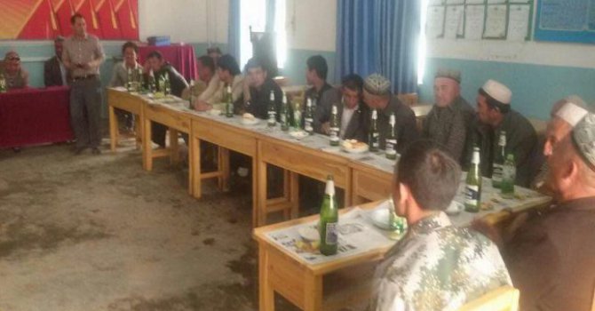 Müslümanlara zorla şarap içirdiler!