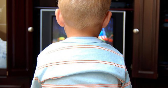 Çocuklara Televizyon Seyrettirme Uyarısı