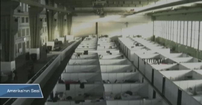 Havaalanı Mültecilerin Barınma Alanı Oldu