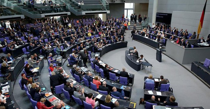 Alman meclisinde Erdoğan’a hakaret tartışması