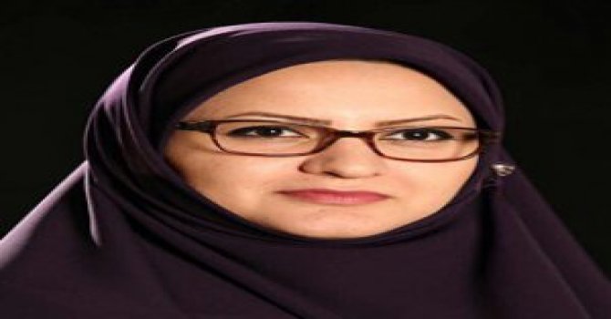 İran'da başörtüsüz fotoğraf milletvekilliğinden etti