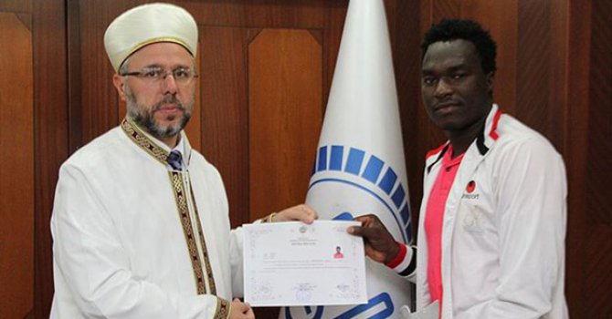 Kenya'lı futbolcu Kayseri'de müslüman oldu