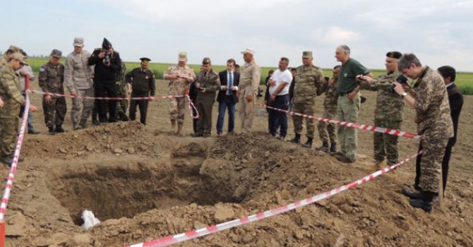 Ermenistan kullanımı yasak mermiler atıyor