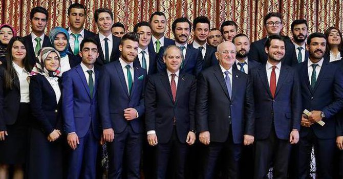 TBMM Başkanı Kahraman gençleri kabul etti