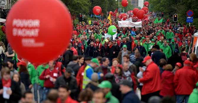 Fransa'da grev ve gösteriler ülke ekonomisini sarsıyor