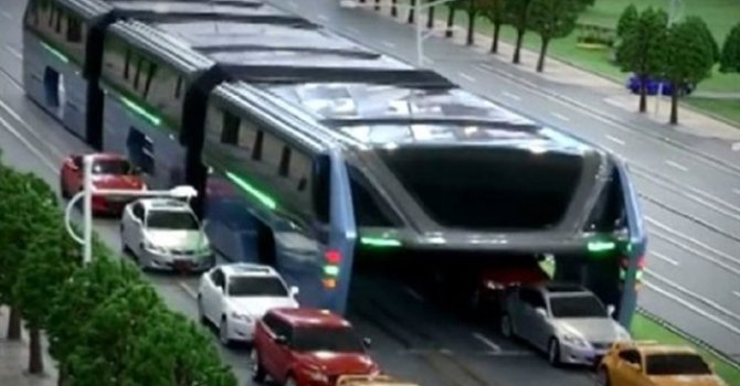 İşte Çin'in dudak uçuklatan otobüsü