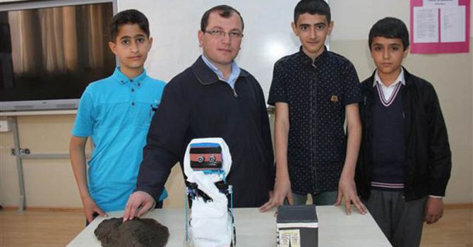 Bu da "Dindar" Robot... (Video)