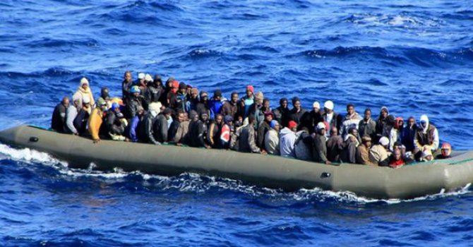 Arakanlı Müslümanları taşıyan tekne alabora oldu