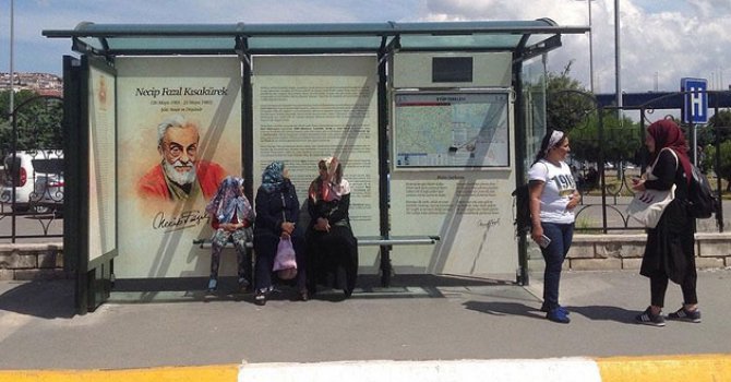 İETT'den Necip Fazıl durağı