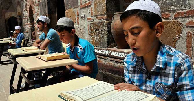 Tarihi medrese 6 asırdır hafız yetiştiriyor