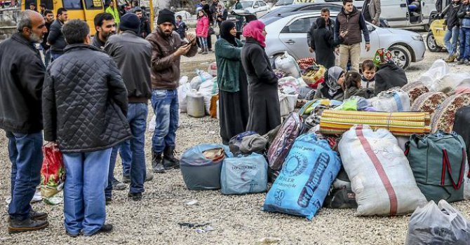 DAEŞ'ten kaçan binlerce kişi insani yardıma muhtaç