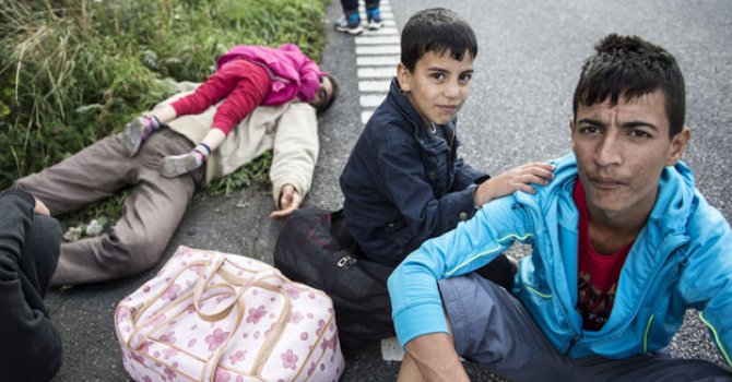 Teker teker Hristiyanlığa geçiyorlar