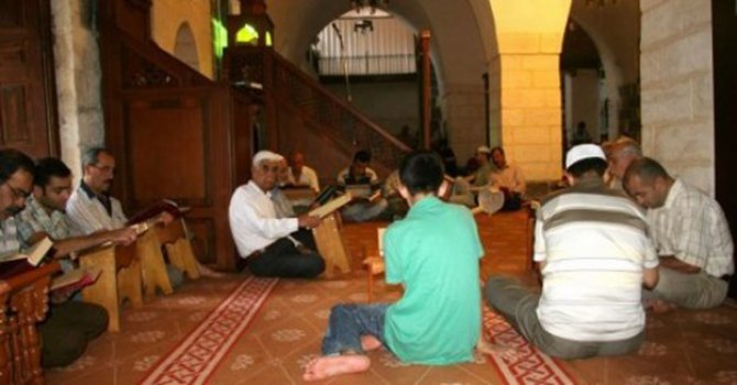 Kur'anı televizyon ya da cd'den mukabele ederek hatim yapılır mı?