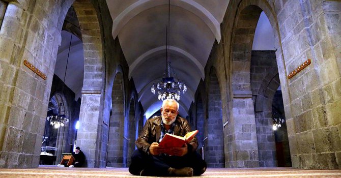 Asırlık camiler ramazana hazır