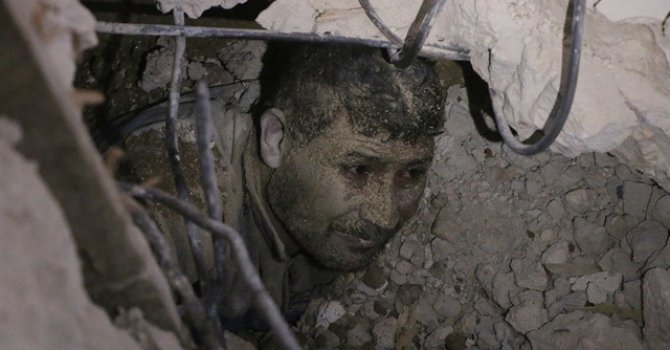 Esed bomba yağdırdı