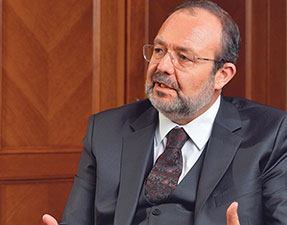 Görmez: Cuma hutbesini yırttım attım