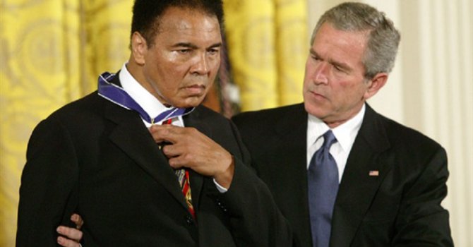 Muhammed Ali, Bush'u böyle rezil etmişti (Video)