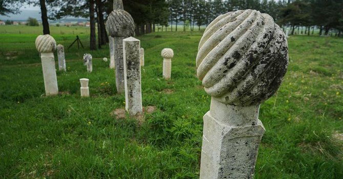 Osmanlı mezarları gün yüzüne çıkarılmayı bekliyor