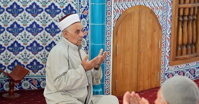 Terör var diye ilçeyi ezansız bırakmadı