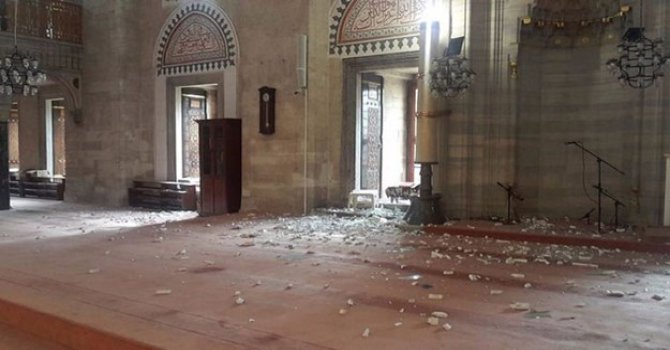 Bugünkü saldırıda Şehzadebaşı Camii de zarar gördü