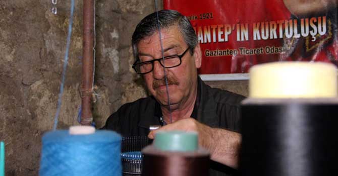 Asırlık çorap makinesiyle nostalji satıyor