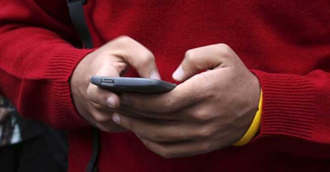 Bayram'da cep telefonuna sarıldık!