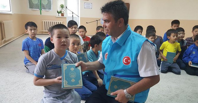 Diyanet'ten Kazakistan’a 4 bin Kur'an