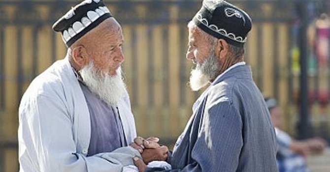 Teravih namazına evlerde 10 kişilik cemaat izni