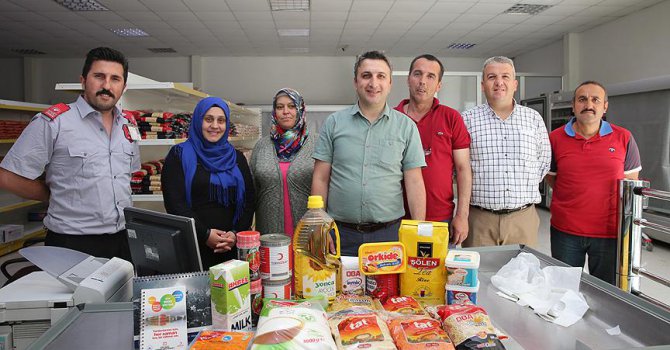 'Hayır marketi' ramazanda Sakaryalıların hizmetinde