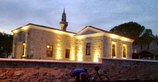 Balıkesir'de tarihi camiden 150 yıllık saat çalındı