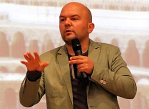 “Kabe’yi tamir ettiren 2.Selim’e iftira atılıyor”