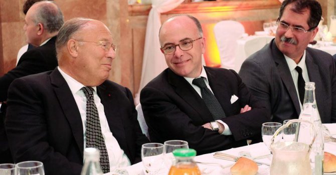 Fransa'da siyasetçiler iftarda bir araya geldi