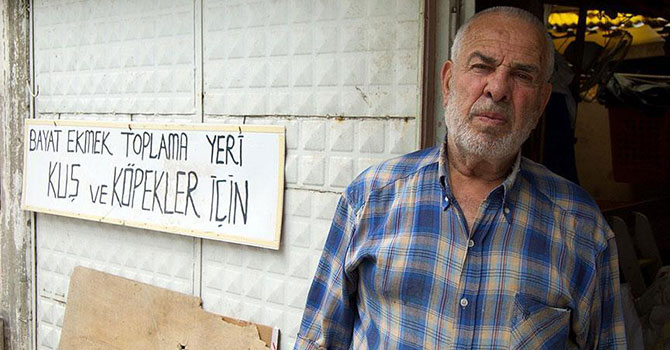 40 tane evi var ama ekmek topluyor